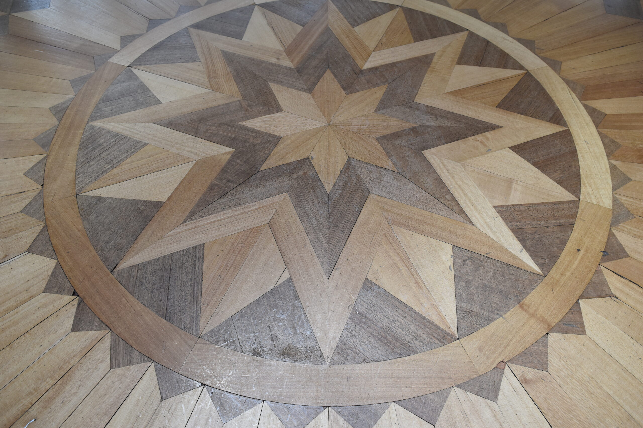 Custom hardwood floor medallion